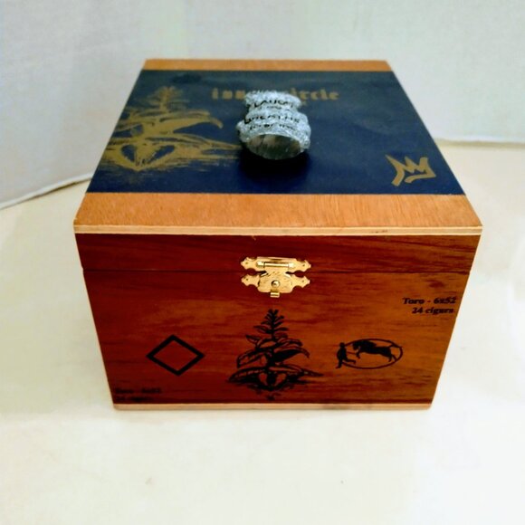 Suenos de Saundra Upcycled, EXTREMELY RARE Inner Circle Cigar Box Storage/Accent - Picture 5 of 9